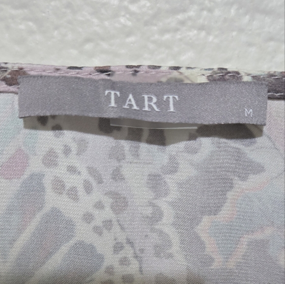 Tart Pastel Surplice Wrap Blouse Butterfly Print Bubble Hem Size Medium - Picture 12 of 16